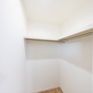 ROOM03